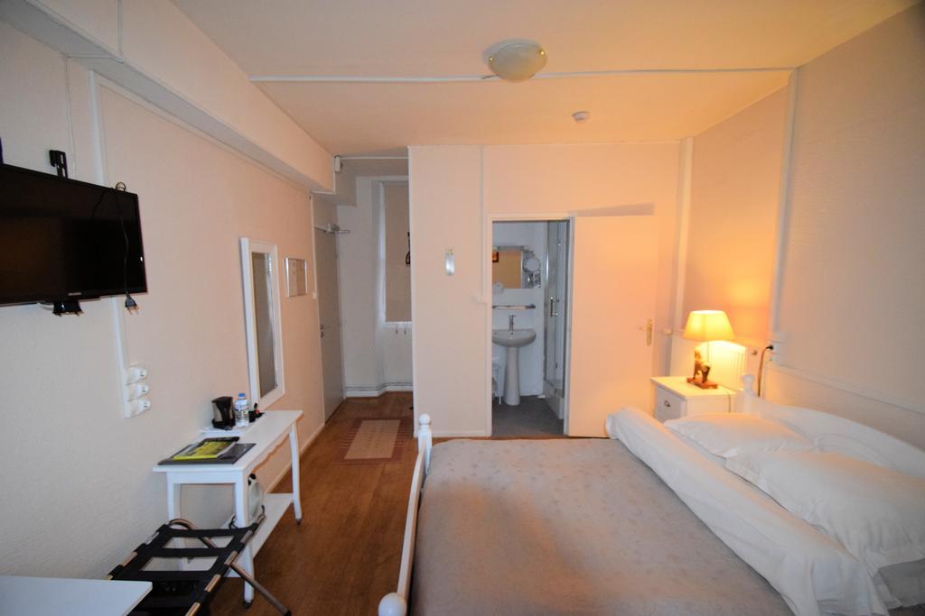 Auberge Le Rabelais Malay-le-Petit Exteriör bild