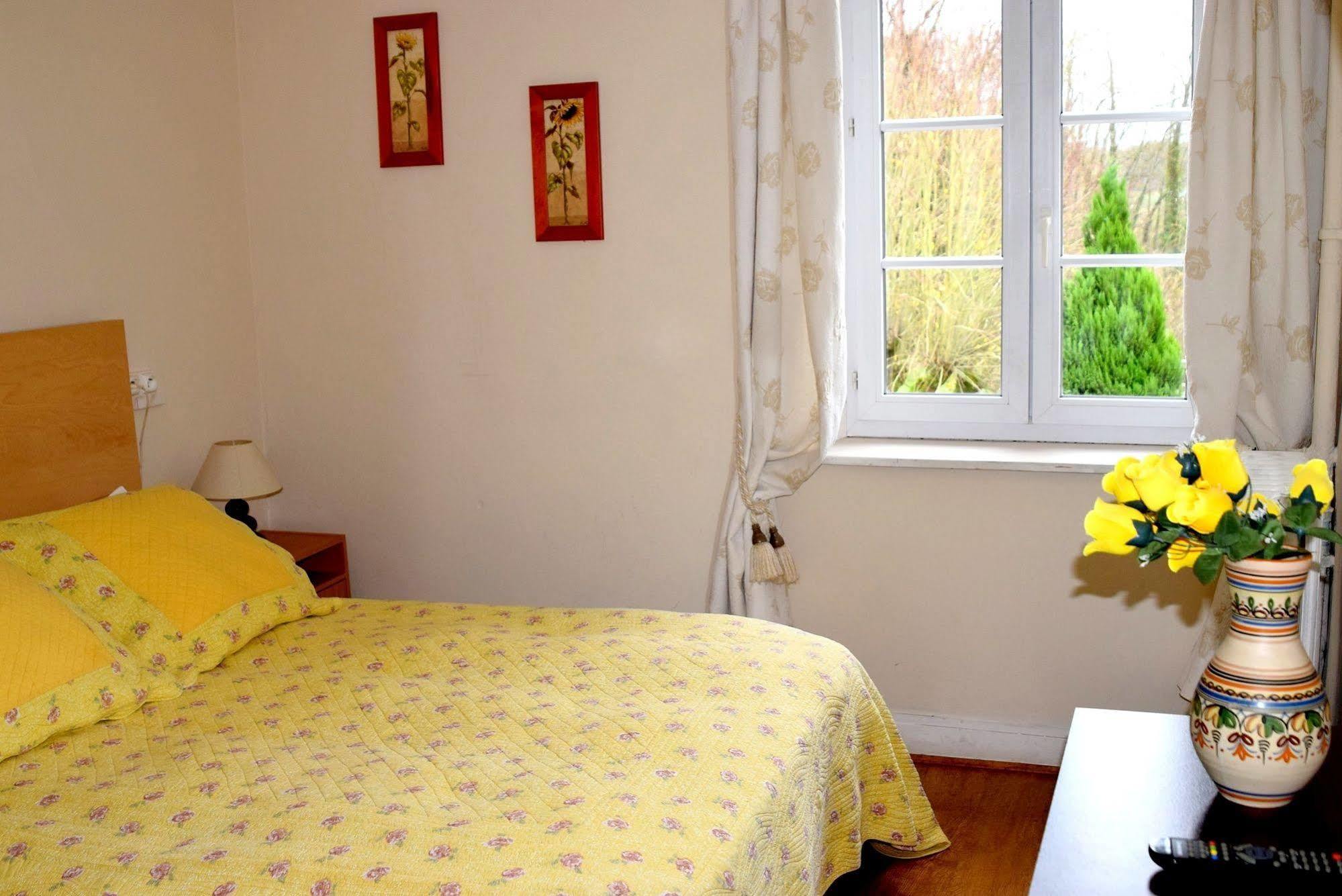 Auberge Le Rabelais Malay-le-Petit Exteriör bild