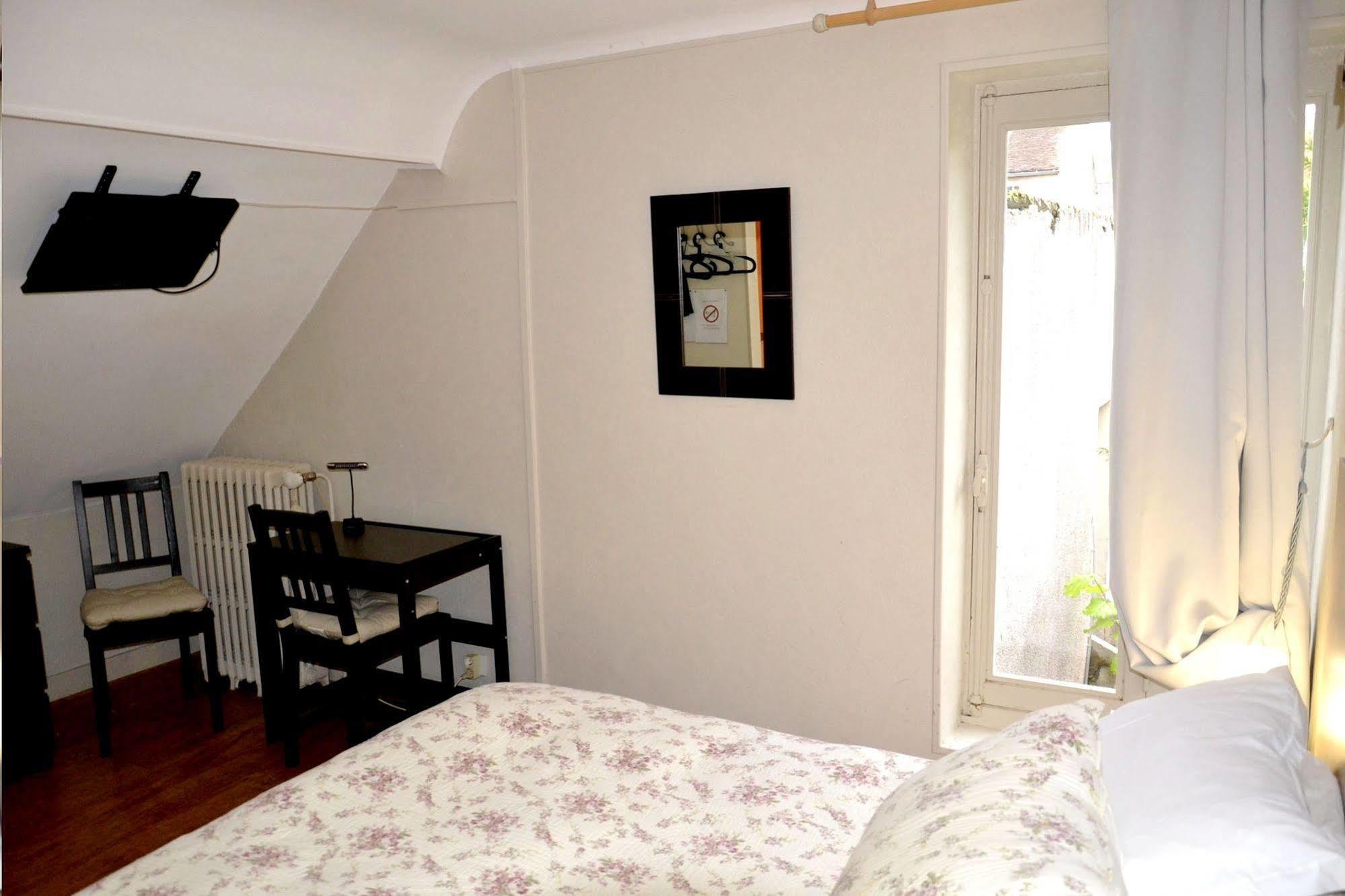 Auberge Le Rabelais Malay-le-Petit Exteriör bild